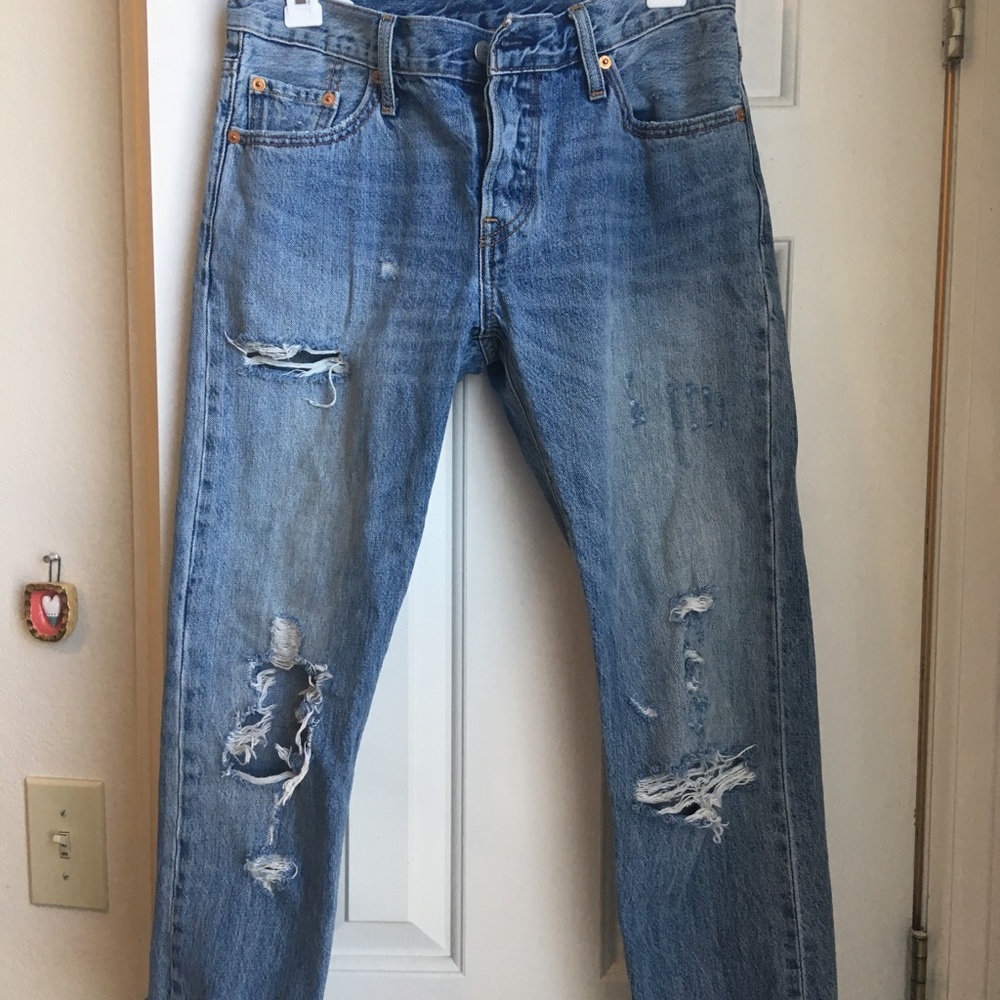 Levi’s distressed jeans